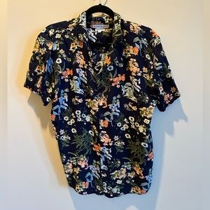 Men’s short sleeve button down floral shirt